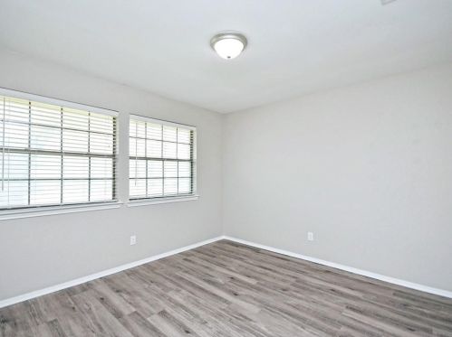 8302 Farmington Ct, Austin TX 78736-1744 exterior