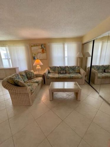 1003 18 St, Boynton Beach FL 33426-5430 exterior