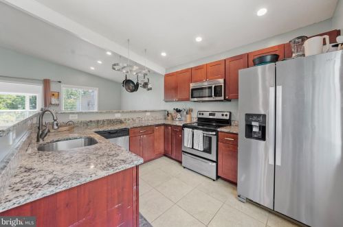 4117 Duvawn St, Alexandria VA 22310 exterior