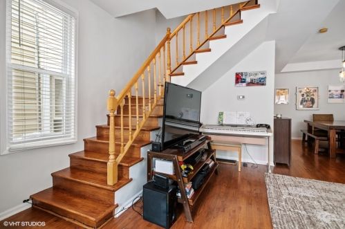 3636 Dickens Ave, Chicago, IL 60647-3619