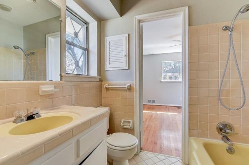 3306 Chadwell Dr, Dallas TX 75234-5120 exterior