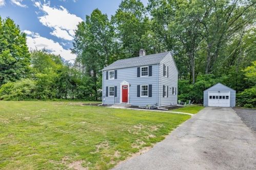 120 Patricia Cir, Springfield MA  01119-2227 exterior