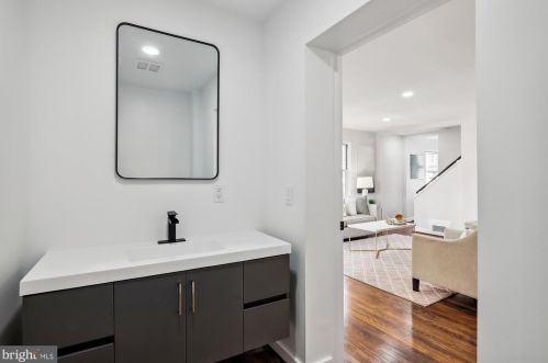 4963 12 St, Washington DC 20003-1414 exterior