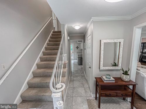 7048 Arbor Ln, Mc Lean VA  22101-1544 exterior