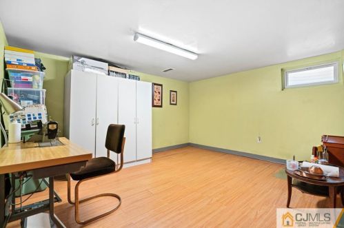 265 James Pl, Iselin NJ 08830-1226 exterior