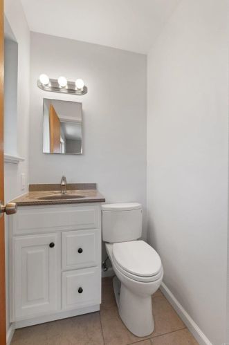 3919 Southern Aire Dr, Saint Louis MO 63125-4440 exterior