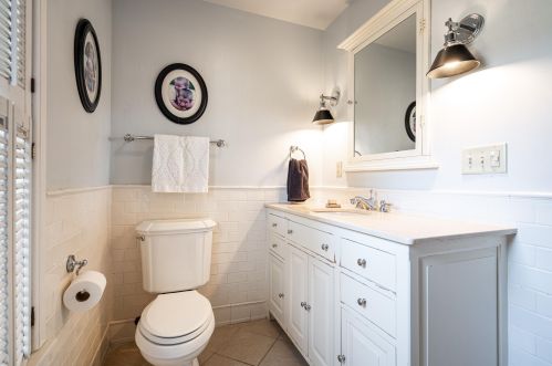 7425 Grand Pkwy, Milwaukee WI 53213-3566 exterior