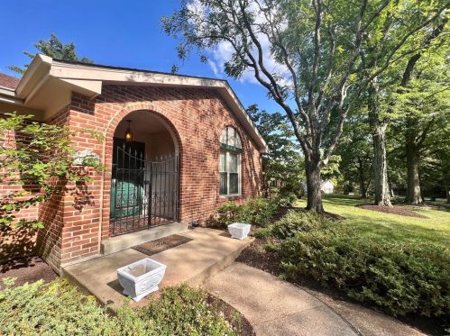 1228 Paloma Dr, Saint Louis MO 63131-1015 exterior