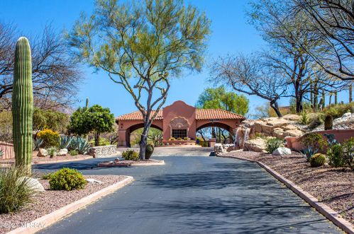 5999 Placita Pajaro, Tucson AZ  85718-3466 exterior