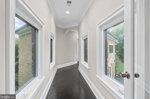 1645 Kirby Rd, Mc Lean VA  22101-3240 exterior