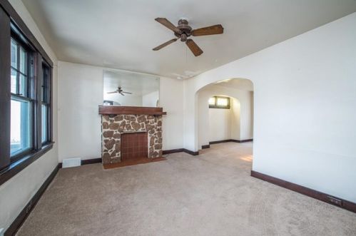 2920 Glendale Ave, Pittsburgh, PA 15227-2538