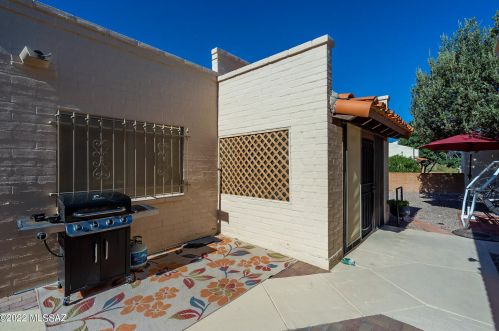 955 Camino Asturias, Green Valley AZ 85622-3246 exterior