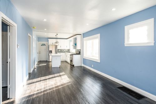 245 18 Ave, Broadview IL 60155-3932 exterior