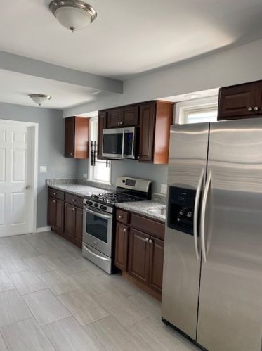 6445 Claremont Ave, Chicago IL 60645-1569 exterior