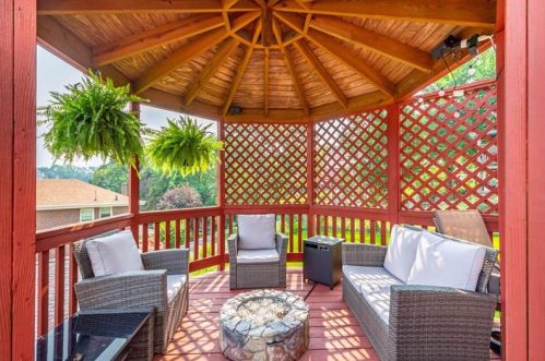 1048 Biltmore Ave, Pittsburgh PA 15216-2307 exterior