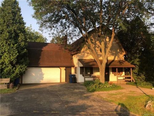 2740 Orion Rd, Rochester, MI 48363-1960