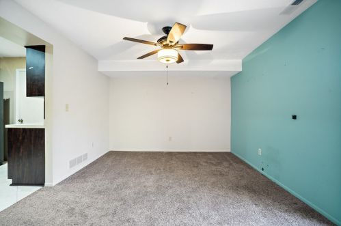 7238 Beacon Hill Dr, Pittsburgh PA 15221-2556 exterior