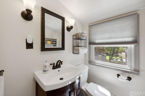 127 Woodbridge Ave, Metuchen NJ 08840-2030 exterior