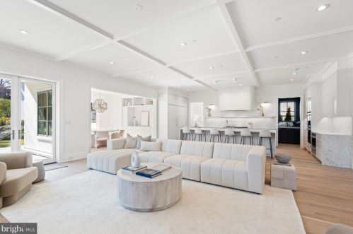 4526 Hawthorne St, Washington DC 20016-3570 exterior