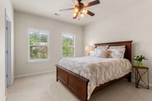 1737 Breyerton Dr, Atlanta GA 30329-4712 exterior