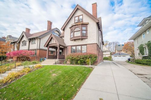 2929 Smt Ave, Milwaukee WI 53211-3441 exterior