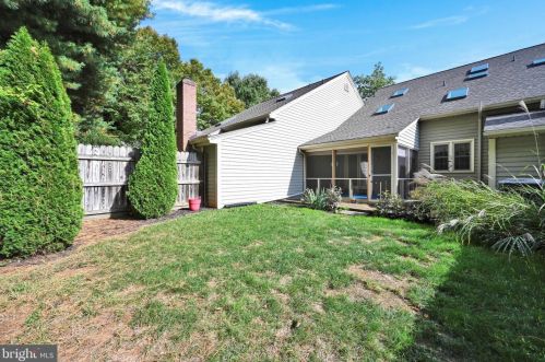 3223 Pinewyn Cir, Lancaster PA exterior