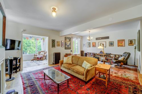 4438 Malden St, Chicago, IL 60640-5531