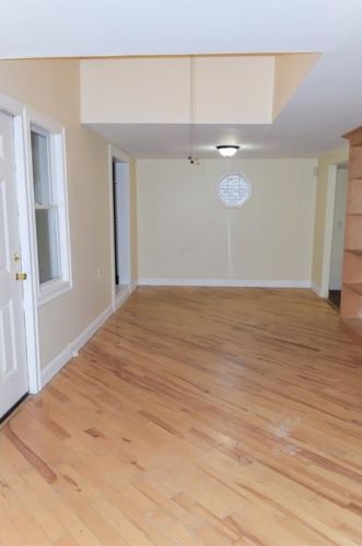 62 Callender Ave, Middletown RI 02840-2012 exterior