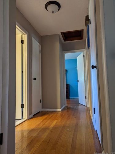 247 Hackmatack St, Manchester CT 06040-6512 exterior