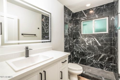 4735 24 St, Phoenix AZ 85016-4837 exterior