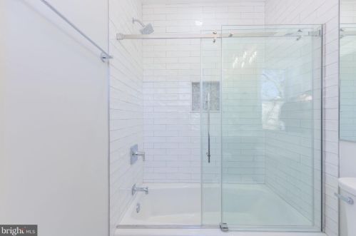 803 Cameron St, Alexandria VA  22314-2410 exterior