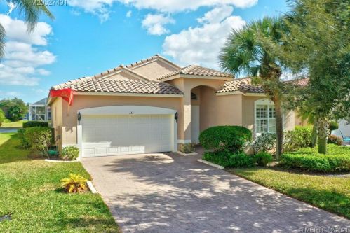 332 Shoreline Cir, Fort Pierce FL 34986-2913 exterior