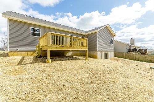 150 Village Circle Dr, Winfield MO 63389-2051 exterior