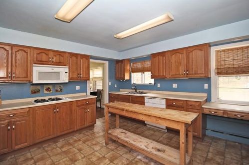 1007 Delafield Rd, Pittsburgh PA 15215-3204 exterior