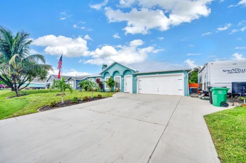 211 Kestor Dr, Fort Pierce FL 34953-5426 exterior