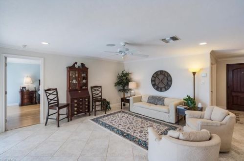 160 Madison Dr, Naples FL 34110-1323 exterior