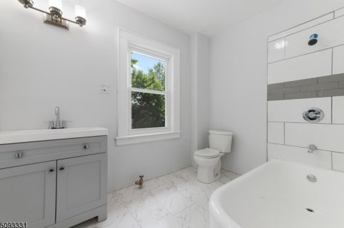 16 Newton Pl, Irvington NJ  07111-1408 exterior