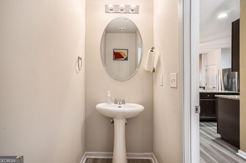 2286 Capella Cir, Atlanta GA  30331-3869 exterior