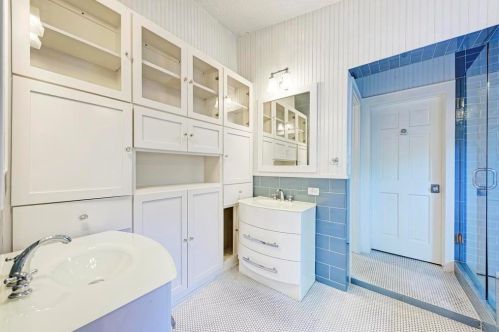 6105 Belfast Dr, Austin TX 78723-1117 exterior