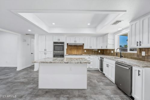 11216 33rd Ave, Phoenix AZ 85029-4105 exterior