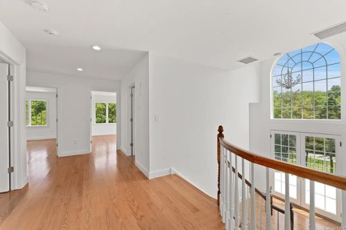 100 Whippoorwill Rd, Armonk NY  10504-1463 exterior