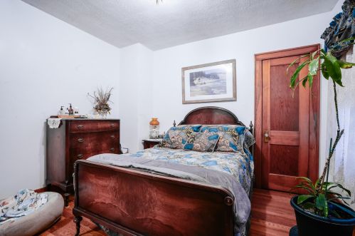 1437 Fremont Ave, Grand Rapids MI 49504-3017 exterior