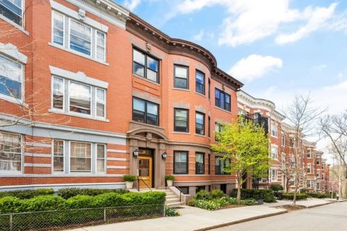 31 Claflin Rd, Brookline MA  02445-4402 exterior