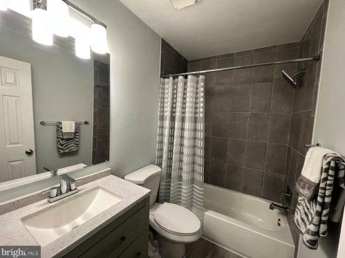 7623 Coddle Hbr Ln, Rockville MD 20854-3253 exterior