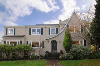 4803 39 St, Seattle WA  98105-5208 exterior