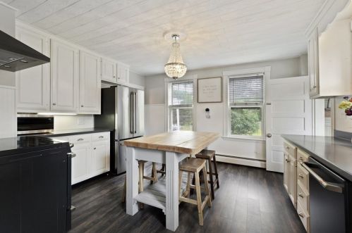 131 Pleasant St, Worcester MA 01609-3201 exterior