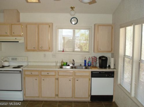 2240 Double O Pl, Tucson, AZ 85713-6714