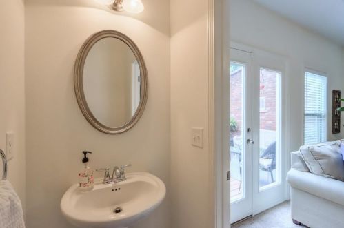 7360 Glisten Ave, Atlanta GA 30328-2876 exterior