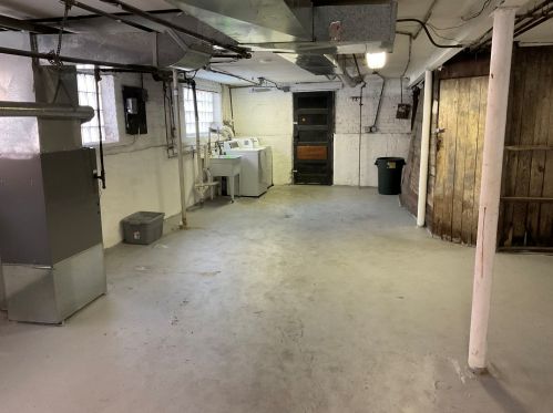 7915 Rhodes Ave, Chicago IL 60619-3020 exterior