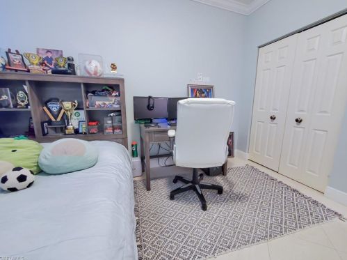 834 105 Ave, Naples FL 34108-1844 exterior